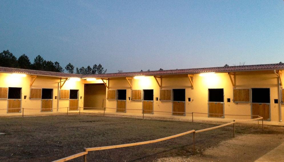 CLUB EQUESTRE DU TAMBOUR - Salles