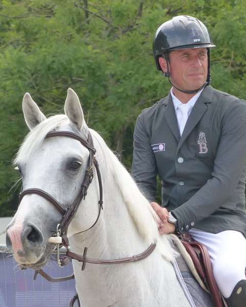 Julien Epaillard, cavalier dans le top 10 mondial FEI