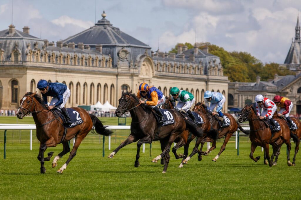 Qatar Prix du Jockey Club 2026 : le Derby français à Chantilly