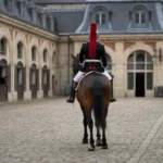 Bâtie pour 500 chevaux en plein Paris : la Garde républicaine ouvre les Célestins ce week-end