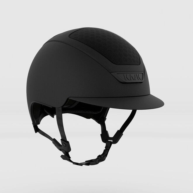 Packshot du casque KASK Dogma Hunter noir mat, petite visière, fond gris clair
